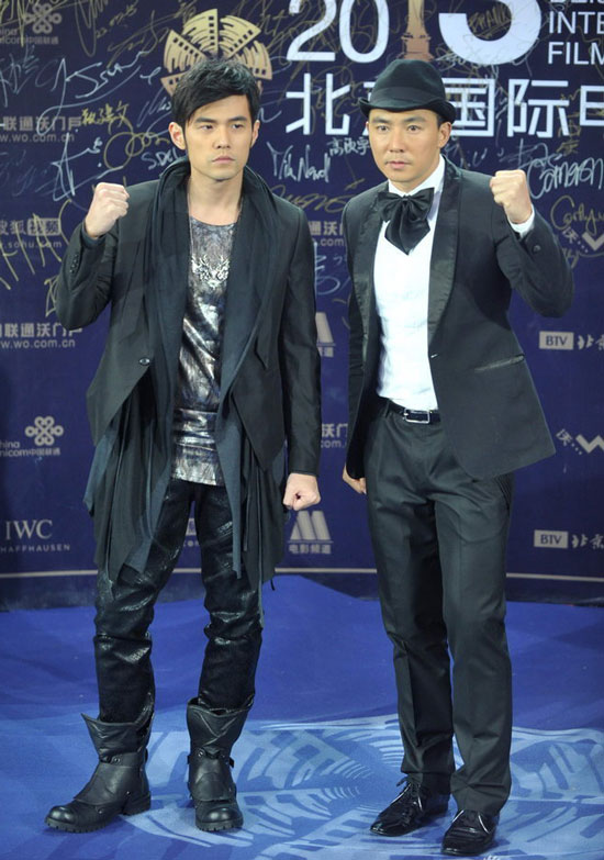 励了公众的 励了公众的