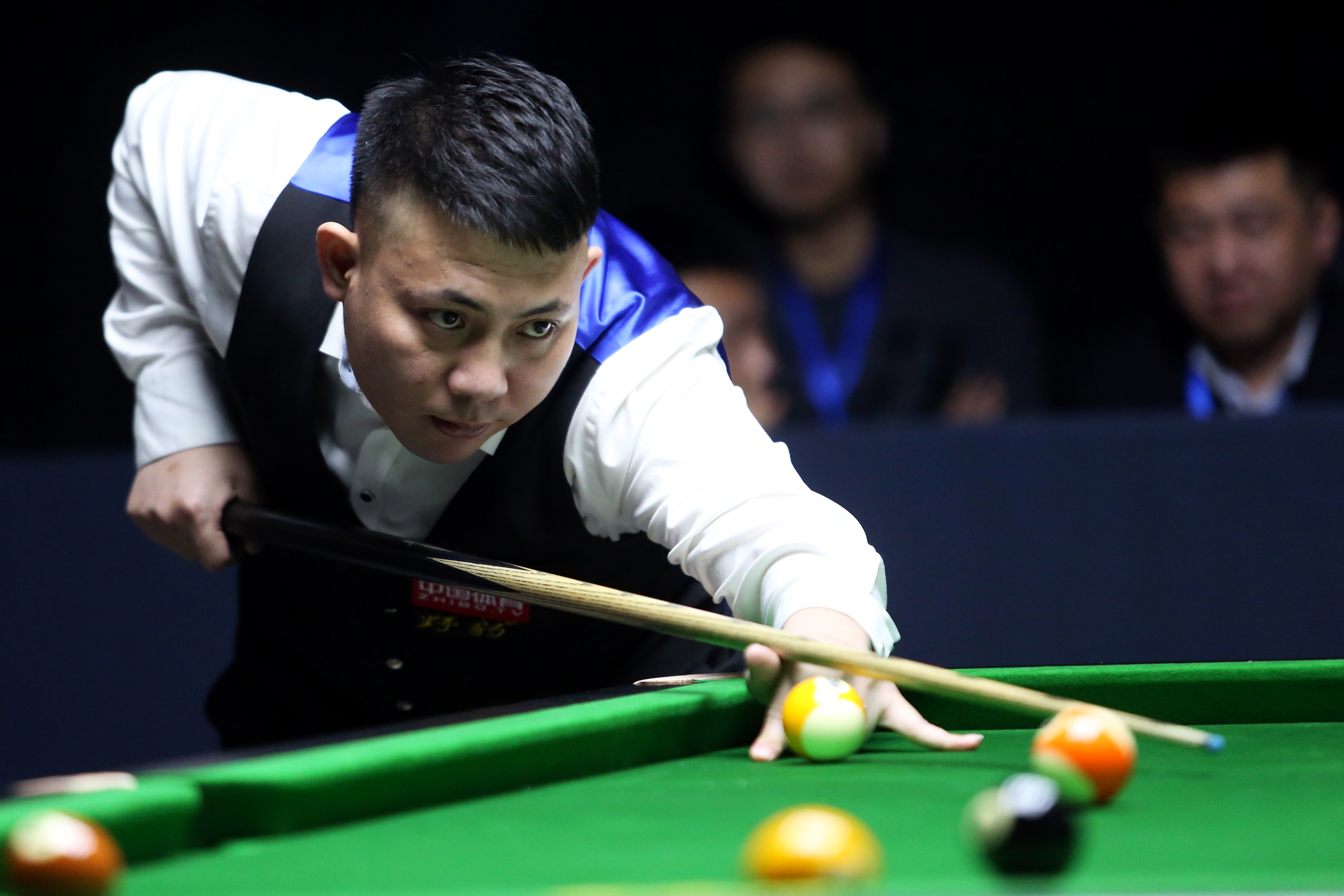 显示了他在 显示了他在